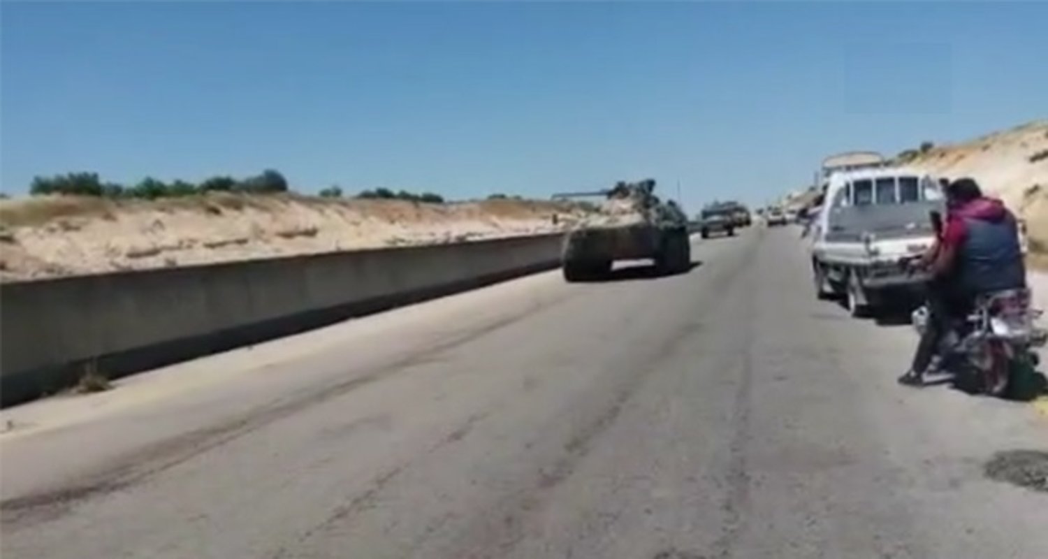 M4 karayolunda devriyede Rus askeri aracına saldırı