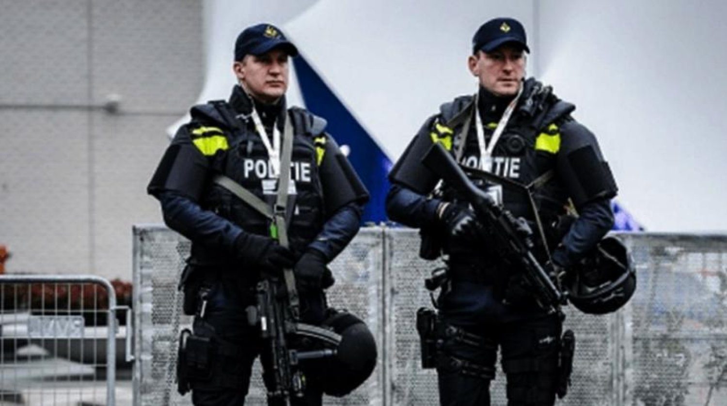 Hollanda’da salgın tedbirlerine karşı düzenlenen gösterilerde 240 kişiye gözaltı