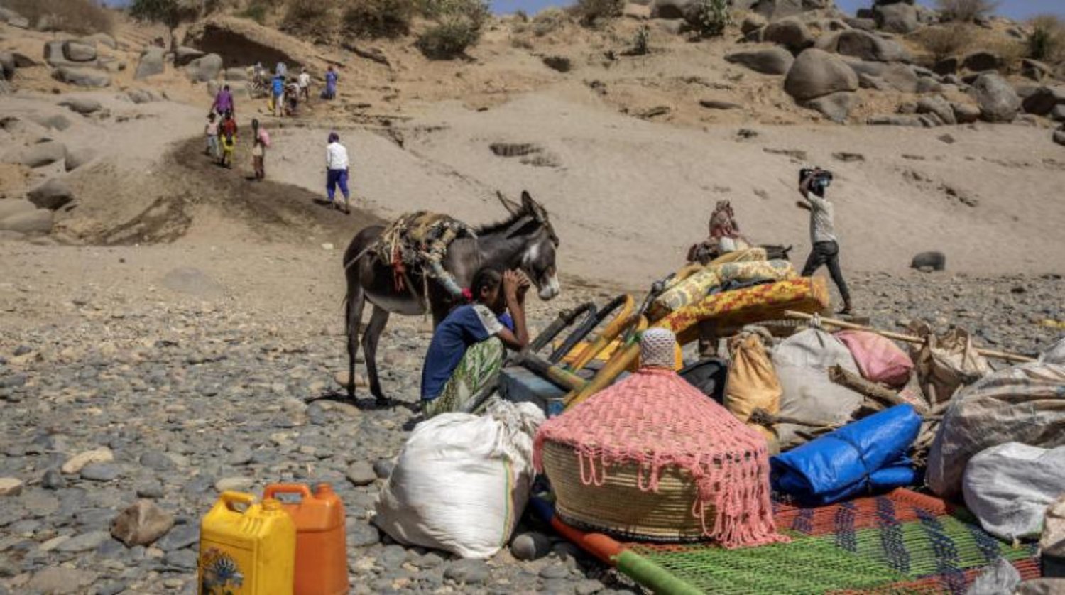 Tigray bölgesindeki çatışma sebebiyle Sudan-Etiyopya sınırına kaçan Etiyopyalı mülteciler (AP)