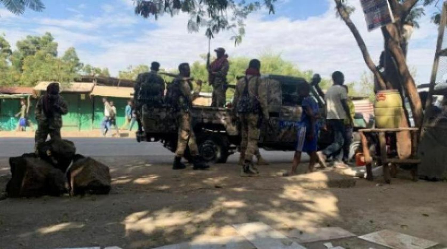 Etiyopya Ulusal Savunma Gücü üyeleri, Tigray sınırına yakın Amhara'da bir göreve gitmeye hazırlanıyor (Arşiv - Reuters)
