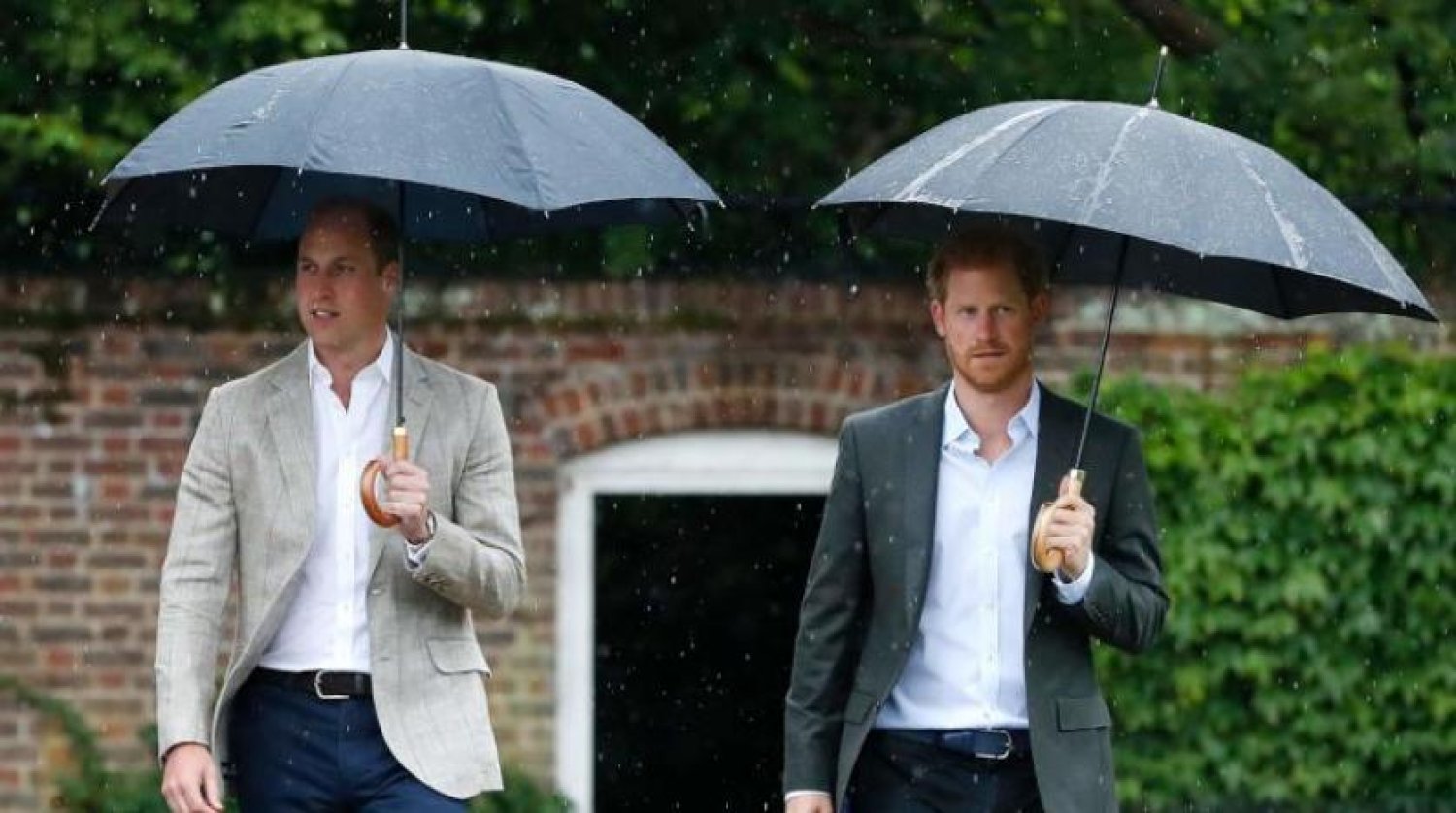 Prens Harry ve Prens William (Reuters)