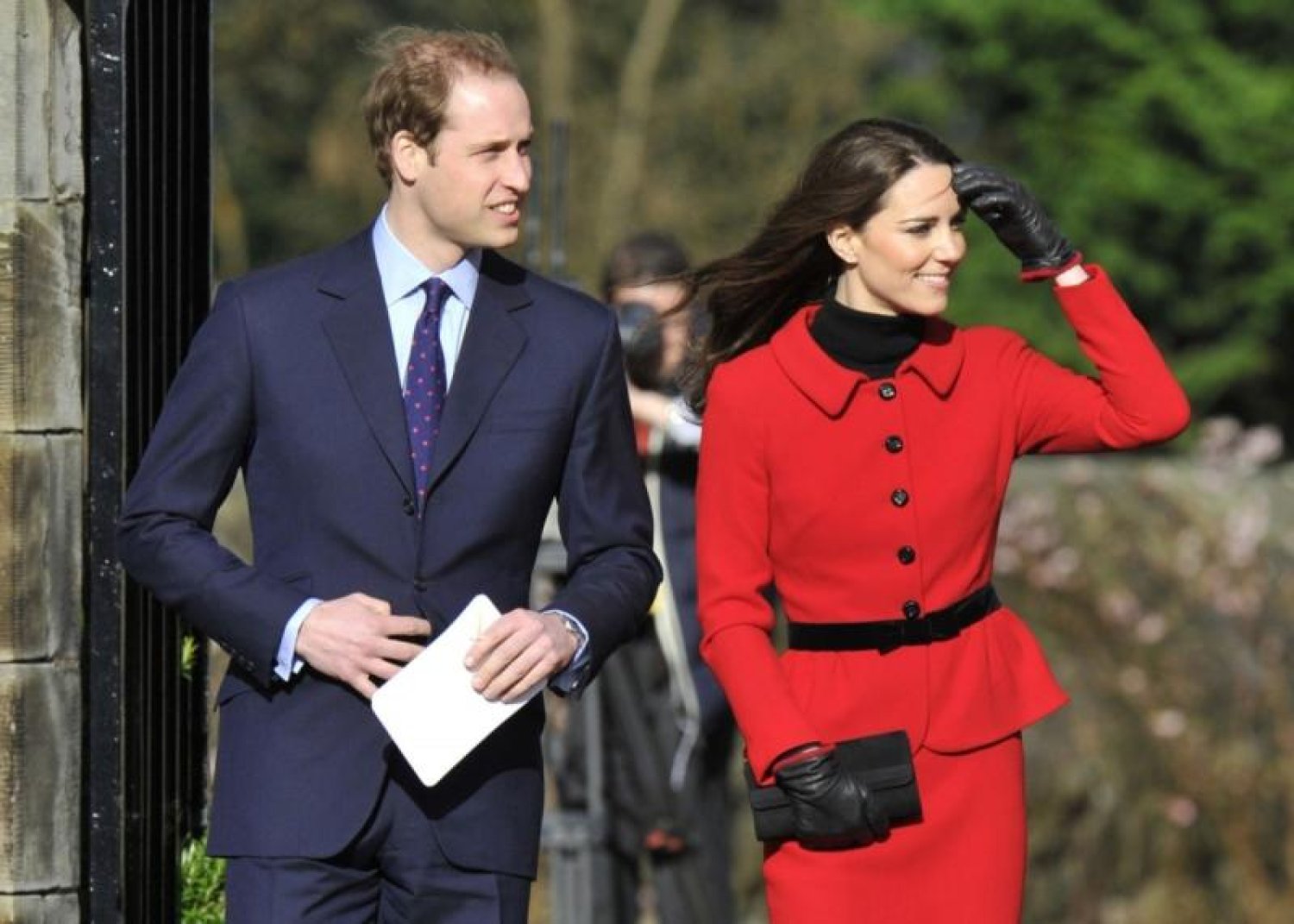 Uzmanlar, Prens William ve Kate Middleton'ın Kraliyet ailesinin "geleceği" olduğunu düşünüyor (Reuters)
