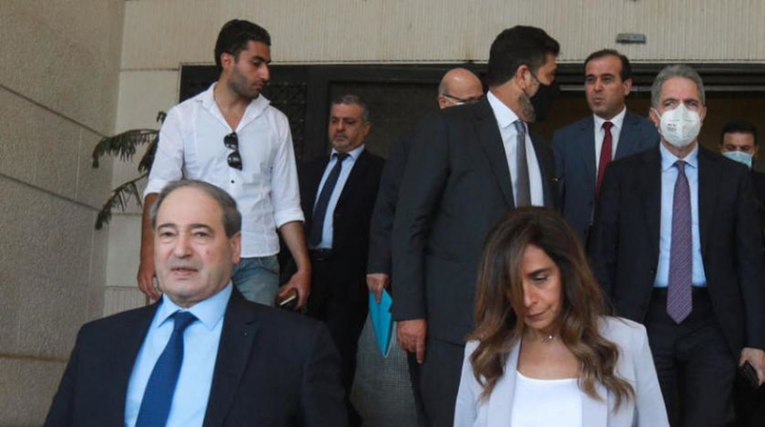 Suriye Dışişleri Bakanı Faysal Mikdad ve Lübnan Başbakan Yardımcısı Zeyne Aker dün Şam'da bir araya geldi (AFP)