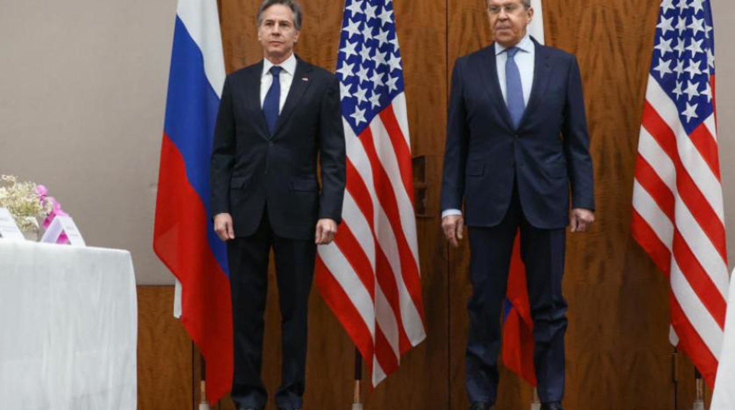 Rusya Dışişleri Bakanı Sergey Lavrov ve ABD'li mevkidaşı Antony Blinken Cenevre'de (DPA)