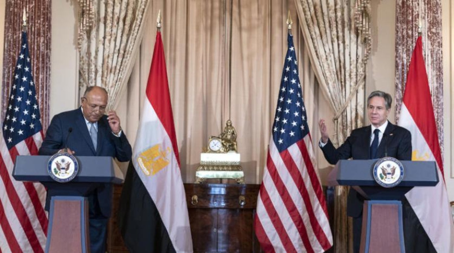 Mısır Dışişleri Bakanı Samih Şukri ve ABD’li mevkidaşı Antony Blinken ortak basın toplantısında (AP)
