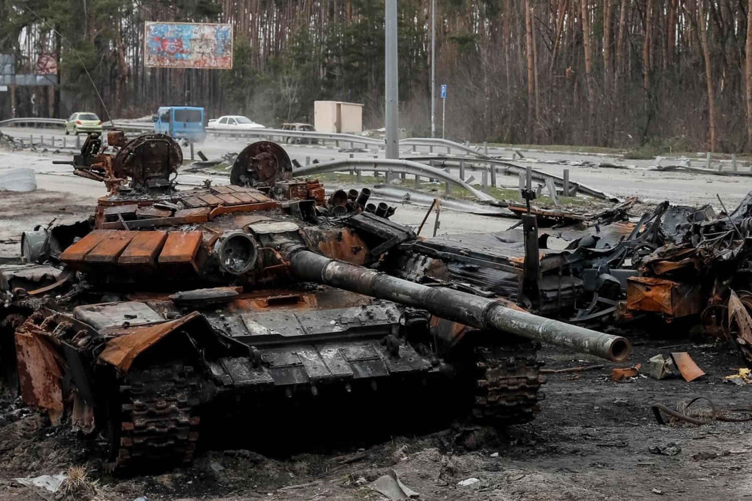 Savaşt Ukrayna ordusu, hava ve kara saldırılarıyla birçok Rus tankını yok etmişti (Reuters)

