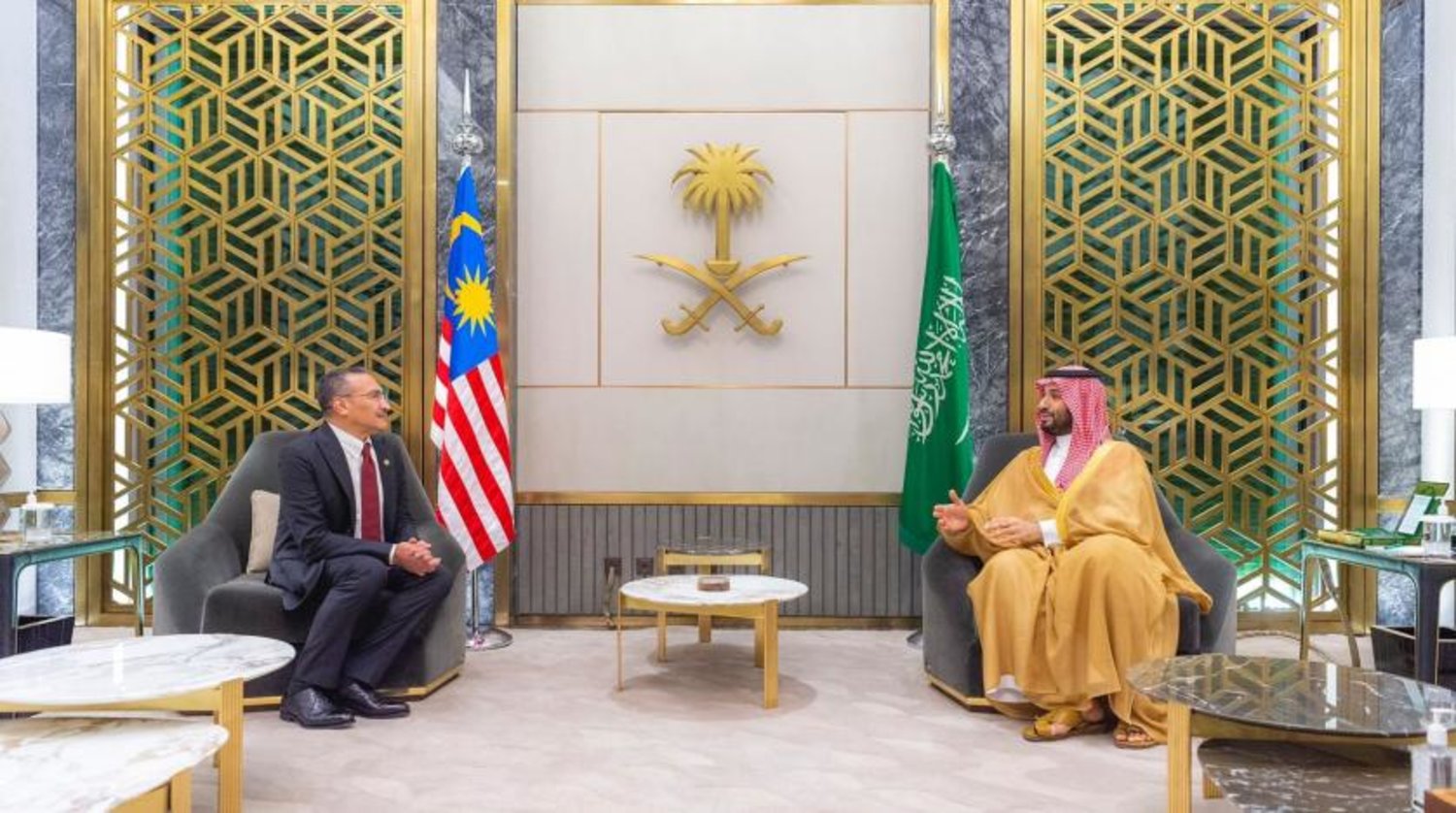 Suudi Arabistan Veliaht Prensi Muhammed bin Selman, Malezya Savunma Bakanı Hishamuddin Hüseyin ile görüştü. (SPA) 
