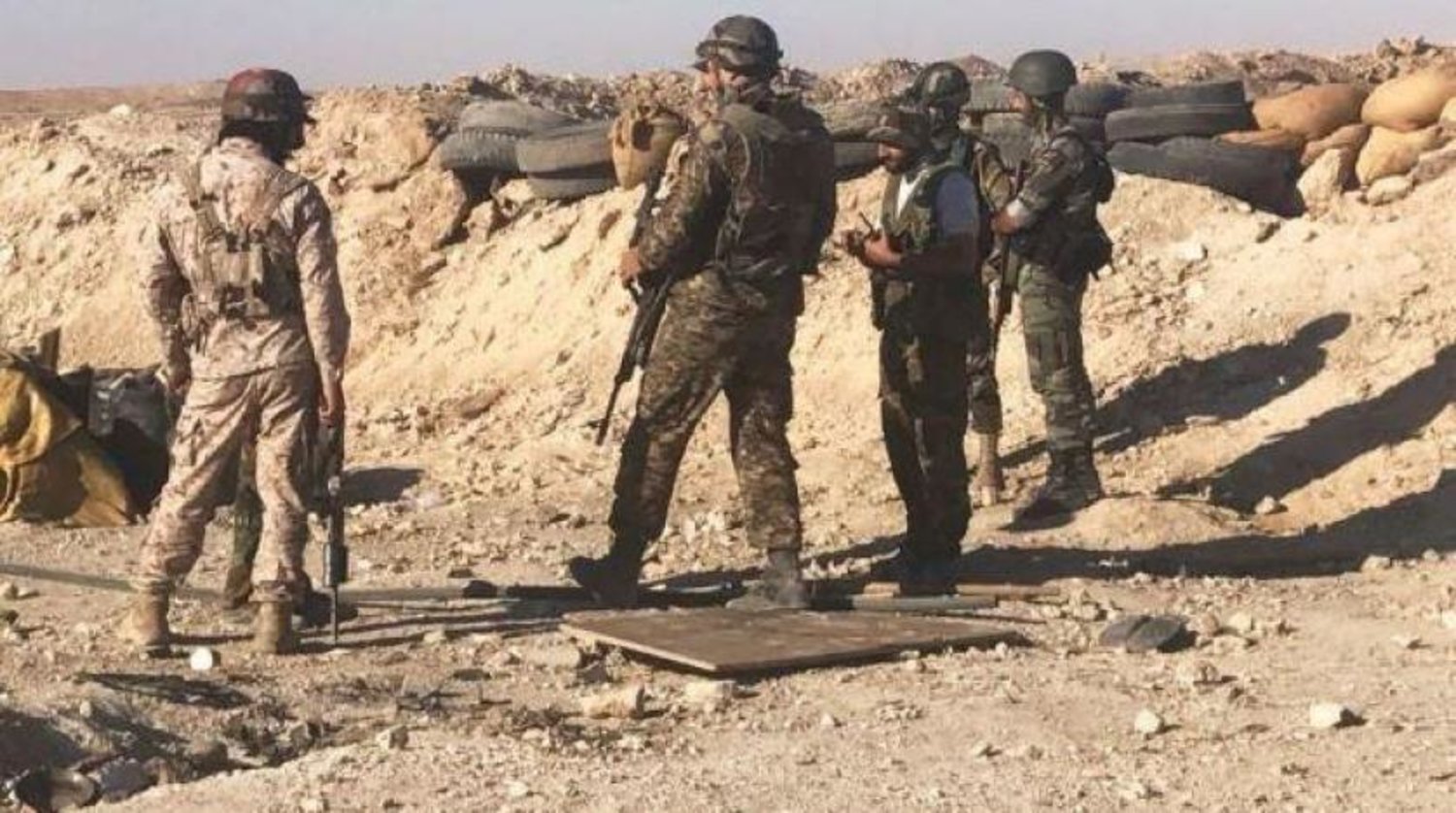 İran’a bağlı milisler eski er-Rahba Kalesi’nin içerisinde silah ve mühimmat saklıyor (Suriye İnsan Hakları Gözlemevi)
