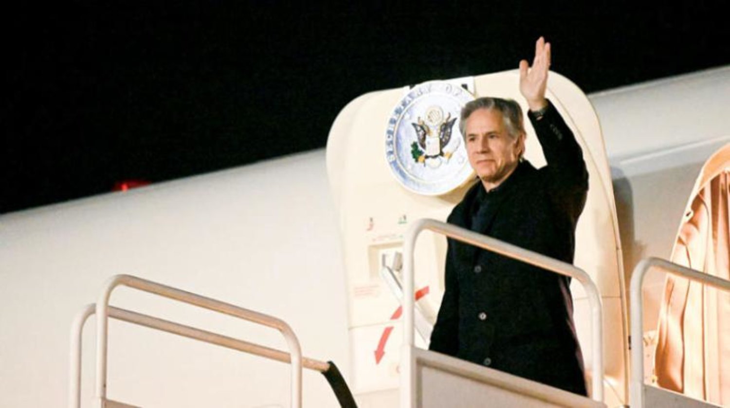 Blinken önceki gün NATO toplantısından önce Bükreş havaalanına geldi (AP)