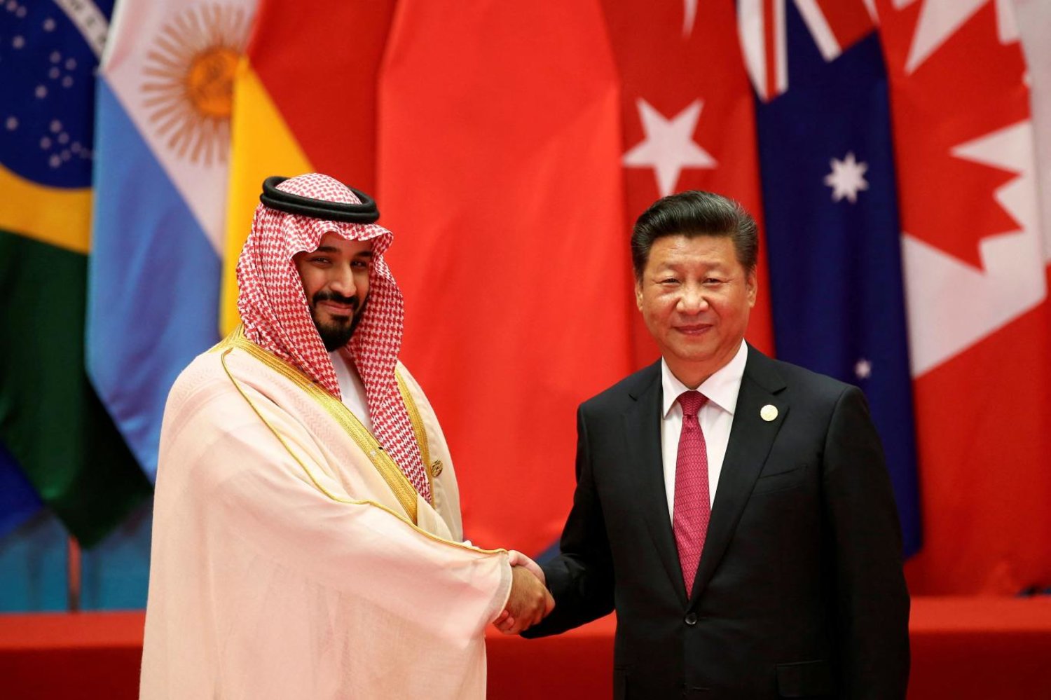 Çin lideri Şi Cinping (sağda), Suudi Arabistan Kralı Selman bin Abdulaziz ve Veliaht Prens Muhammed bin Selman'ın (solda) konuğu olacak (Reuters)