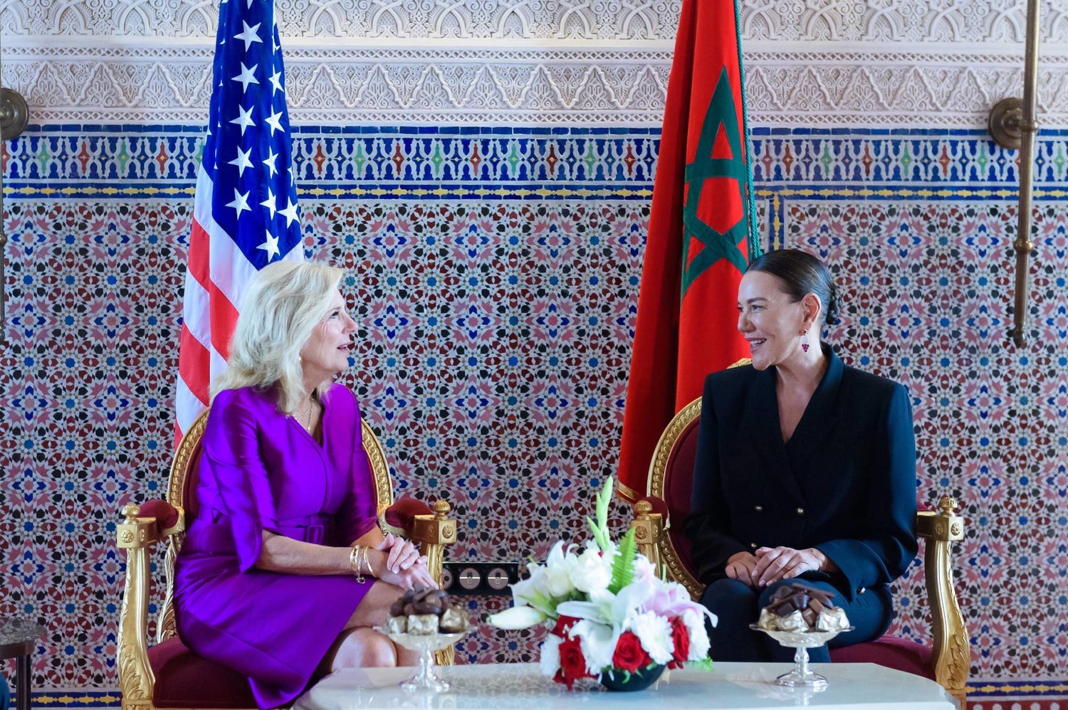 Prenses Lalla Hüsna, ABD Başkanı'nın eşi Jill Biden ile Marakeş'te bir araya geldi. (MAP)