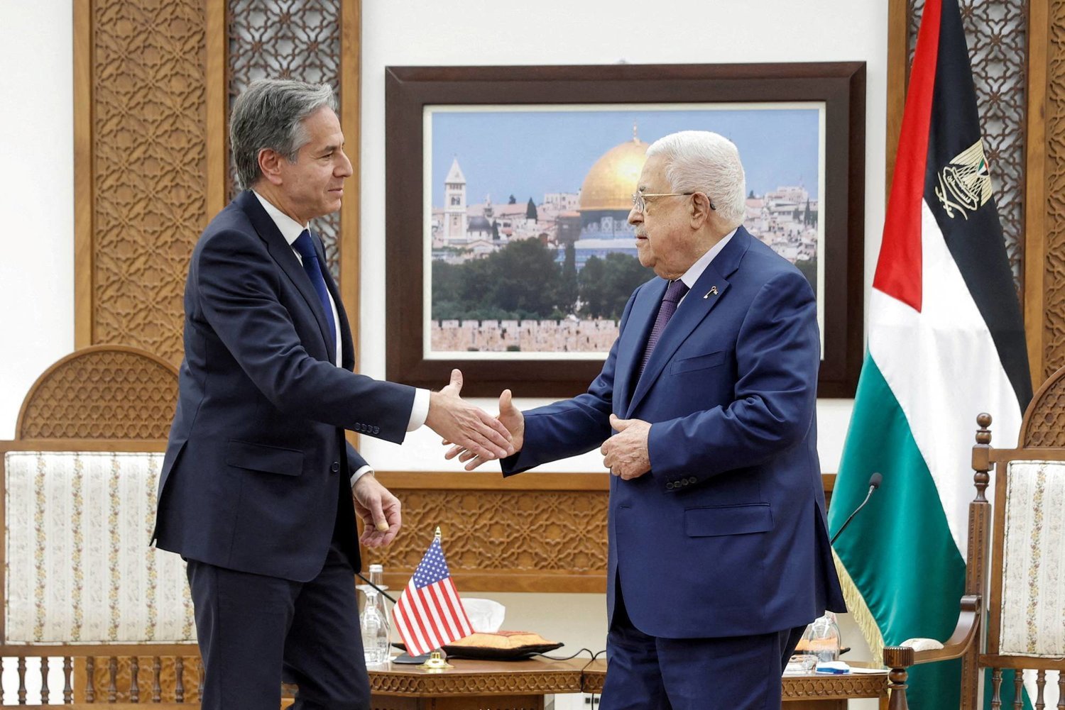 ABD Dışişleri Bakanı, Filistin Devlet Başkanı Mahmud Abbas'la görüştü, 30 Kasım Perşembe (Reuters)