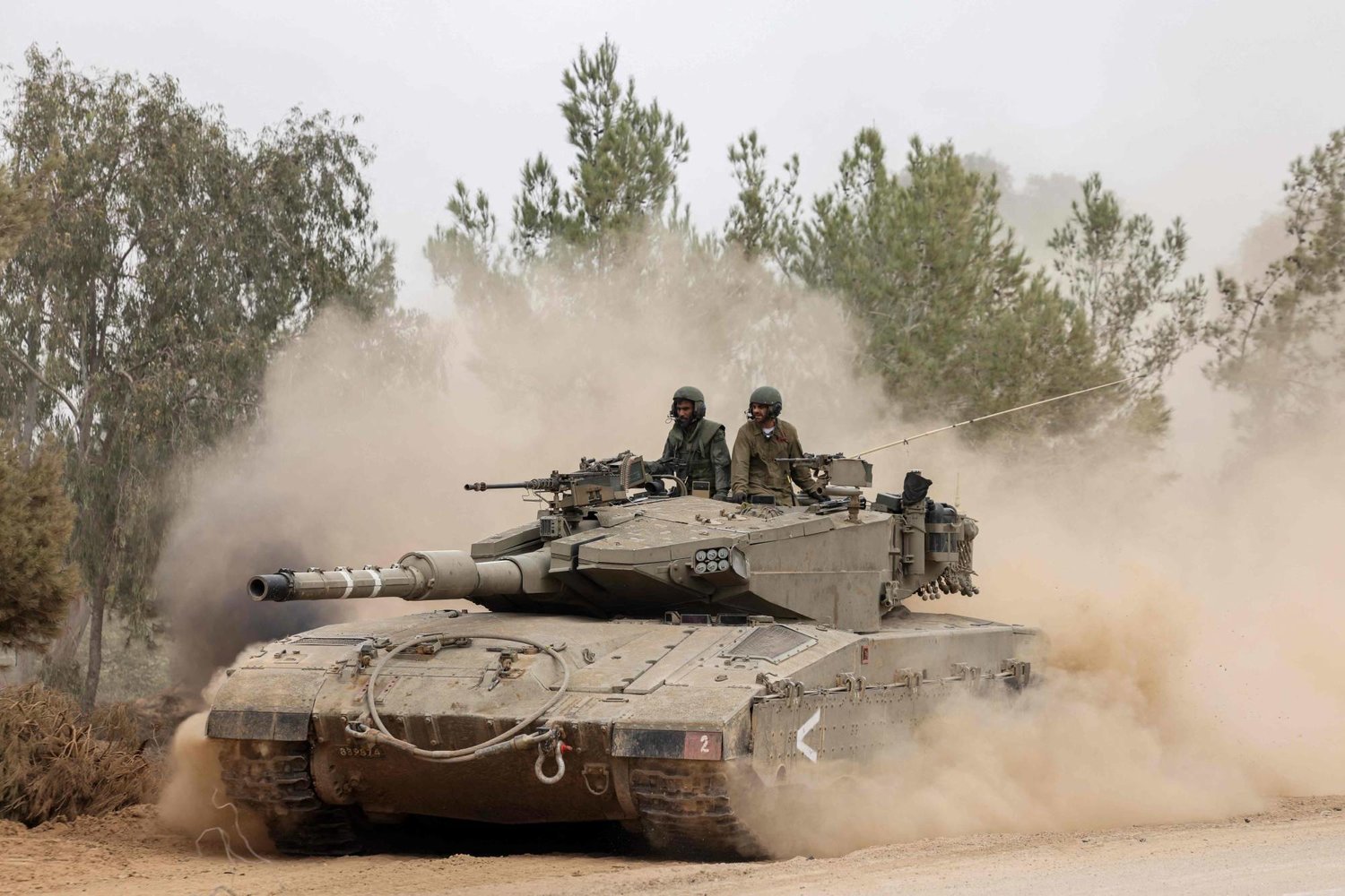 İsrail tankı Gazze Şeridi sınırına doğru ilerliyor (AFP)