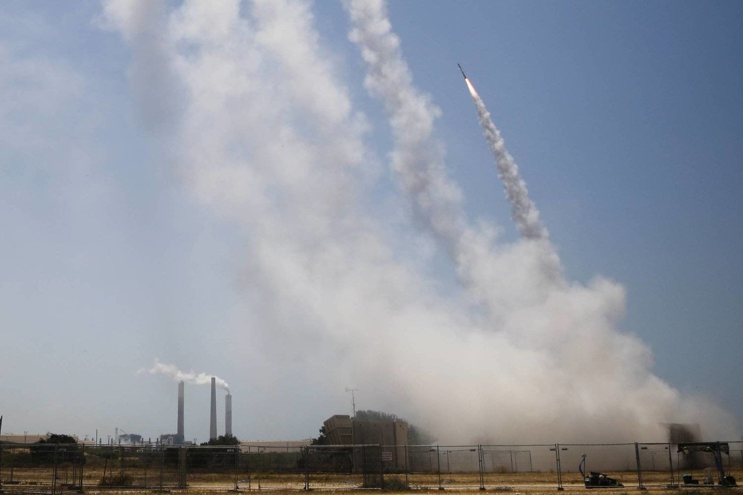 7 Ekim'de Hamas'ın İsrail'e attığı roketler (Arşiv - Reuters)