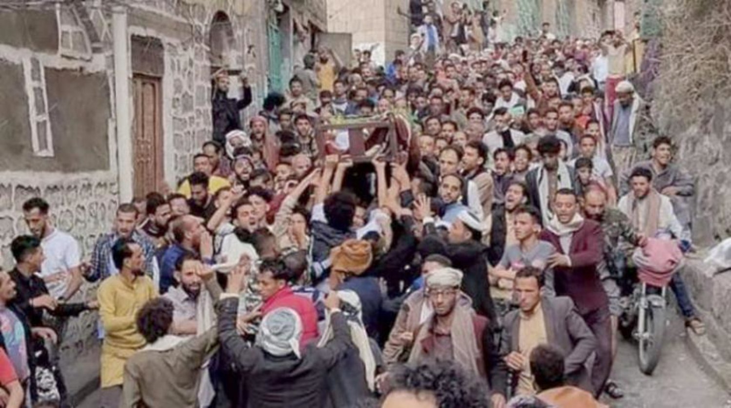 İbb’deki hapishanede Husiler tarafından öldürülen Yemenli bir gencin cenazesi (Twitter)