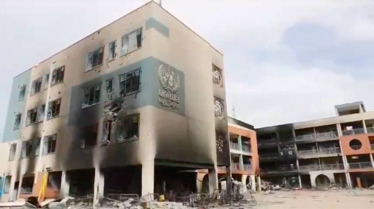 Gazze’de yıkılan UNRWA okulu (Reuters)