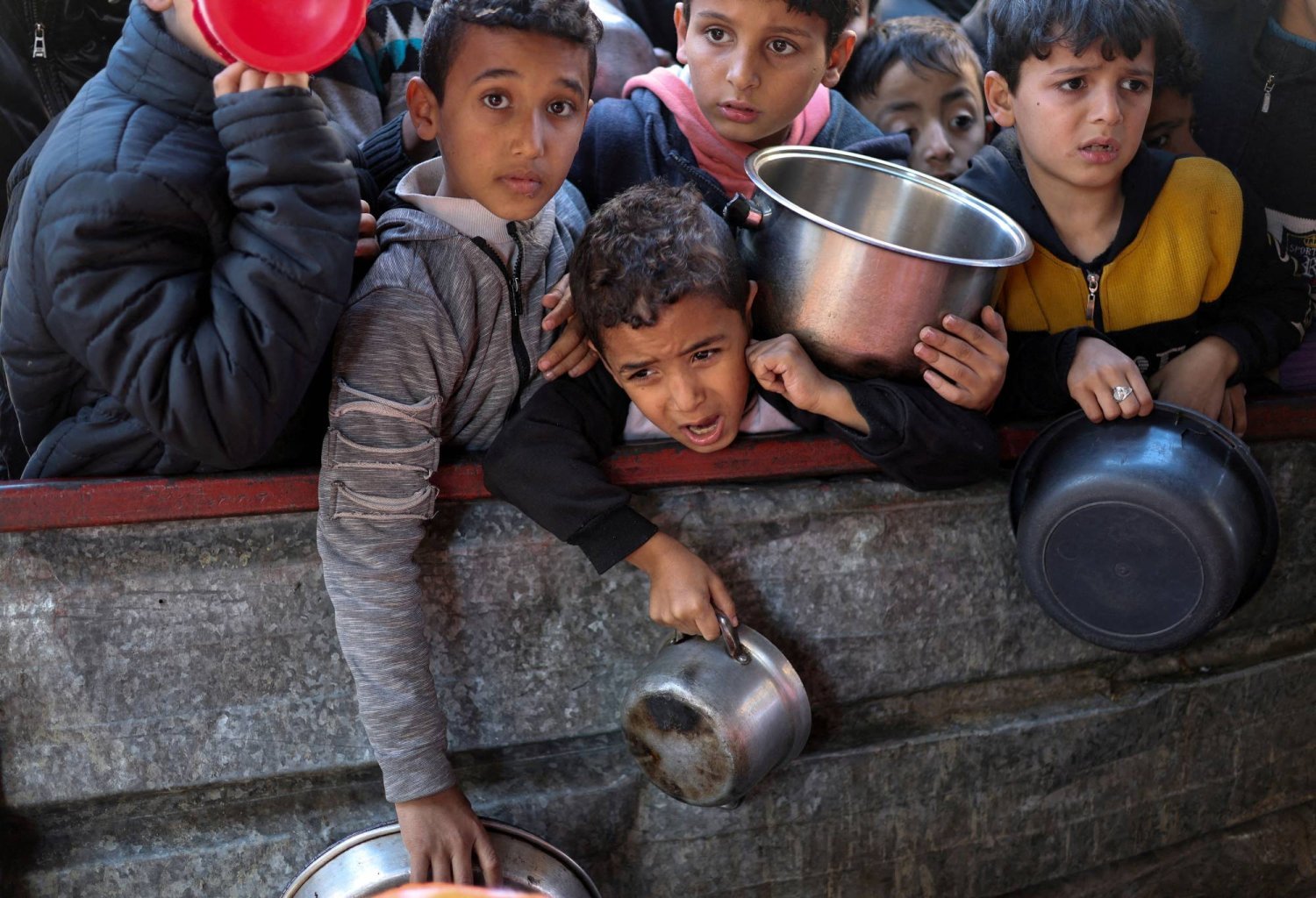 Gazze nüfusunun yarısı şu anda ‘felaket’ düzeyinde bir gıda sıkıntısı içinde yaşıyor. (Reuters)