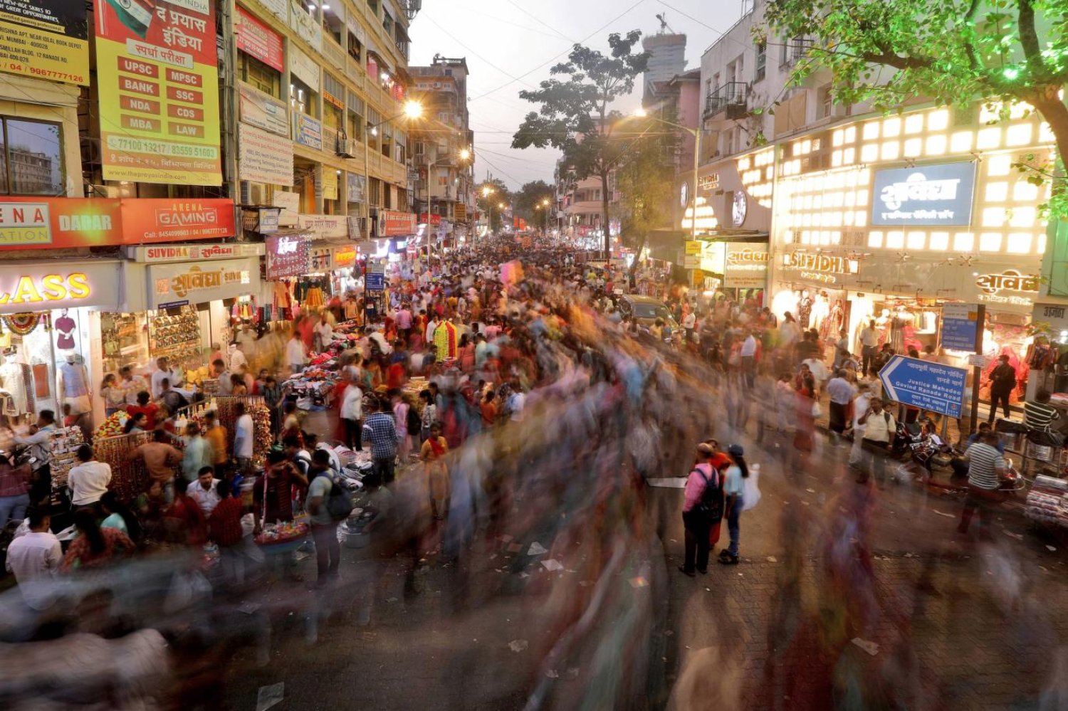 Analizde, elektronik ödeme sisteminin yaygınlaşmasının Hindistan için "devrim niteliğinde" olduğu savunuldu (Reuters)