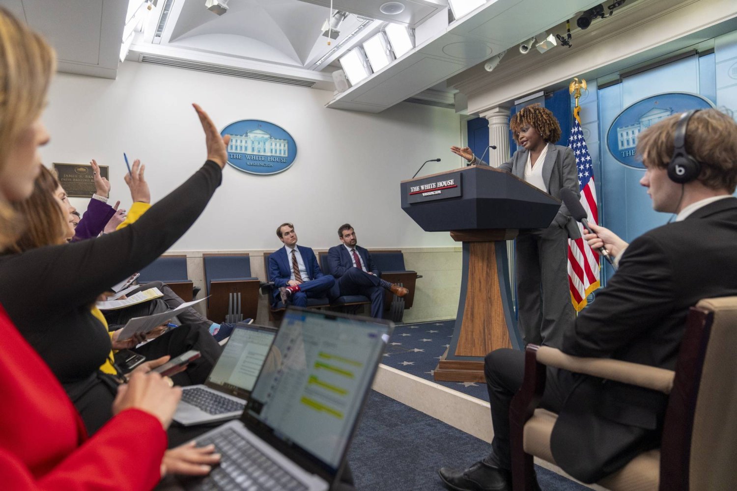 Beyaz Saray sözcüsü Karine Jean-Pierre, Beyaz Saray'da düzenlediği basın toplantısında, (AP)