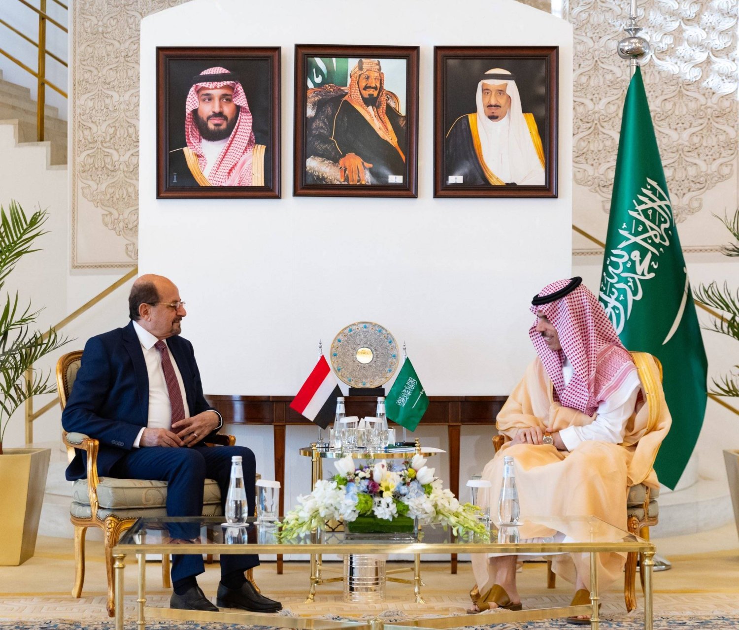 Suudi Dışişleri Bakanı Prens Faysal bin Ferhan, Yemenli mevkidaşı Dr. Shayea Al-Zindani'yi kabul etti (SPA)