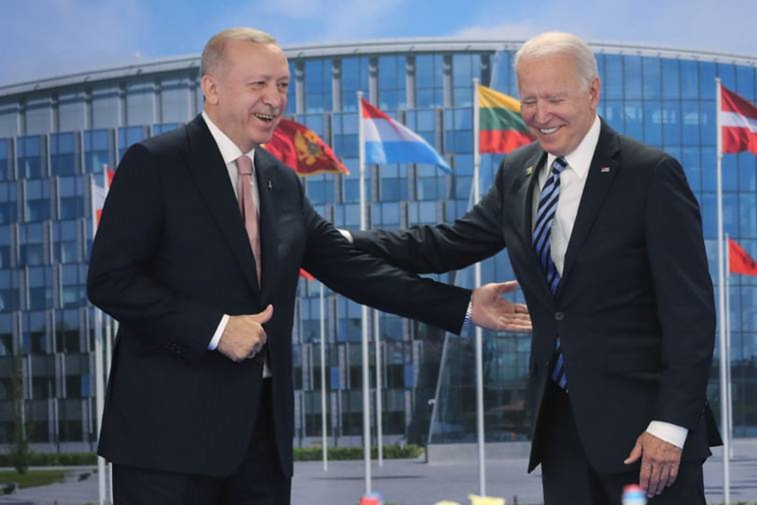 Cumhurbaşkanı Recep Tayyip Erdoğan ve ABD Başkanı Joe Biden’ın Brüksel'deki görüşmesinden bir kare, 14 Haziran 2021 (DPA)