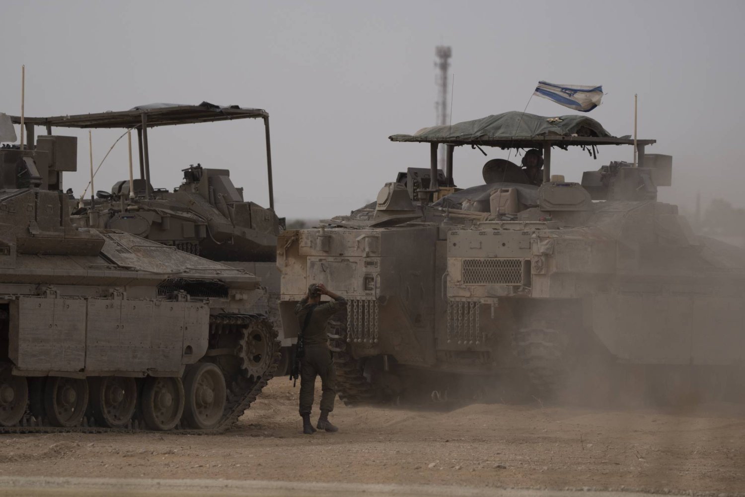 Gazze'ye kara operasyonunun başlamasından bu yana İsrail askerleri arasında ölenlerin sayısı 263'e yükseldi (AP)