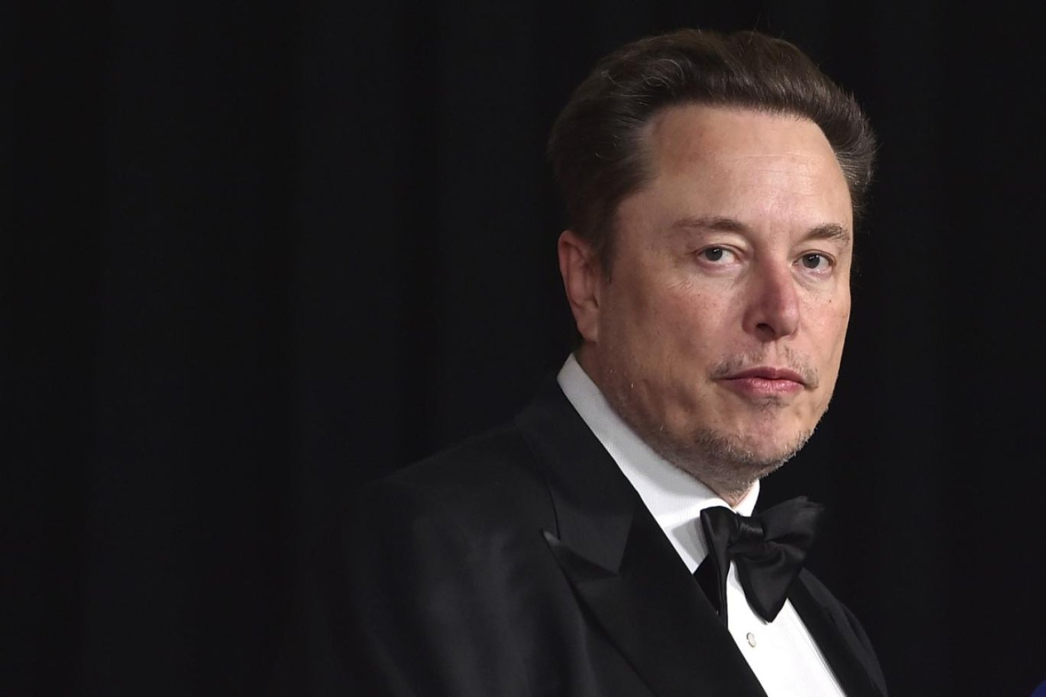 Elon Musk nisanda Los Angeles'ta düzenlenen bir etkinliğe katılıyor. Ayrıca geçen ay şehirde "Biden karşıtı" bir yemekli davete ev sahipliği yaptığı bildirildi (AP)