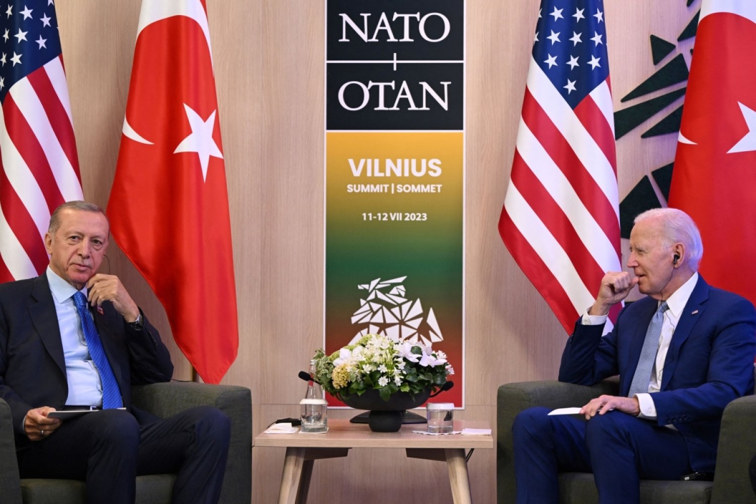 Cumhurbaşkanı Recep Tayyip Erdoğan ve ABD Başkanı Joe Biden, 11 Temmuz'da Vilnius'ta düzenlenen NATO Zirvesi sırasında bir araya geldiler (AFP)