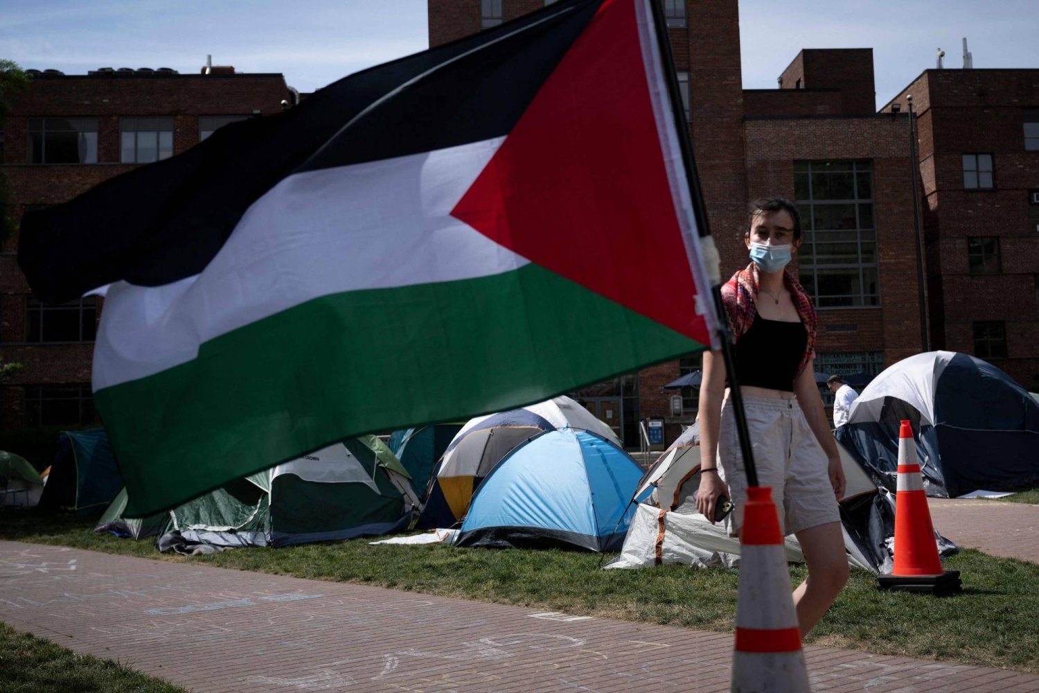 ABD'deki birçok üniversitede Filistin yanlısı gösterilere tanık olundu ve gösteriler polisle çatışmalara yol açtı (AFP)