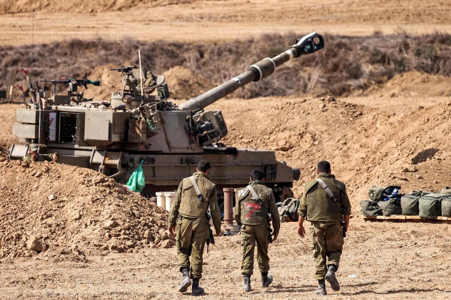 Gazze sınırı yakınlarındaki İsrail askerleri (AFP)